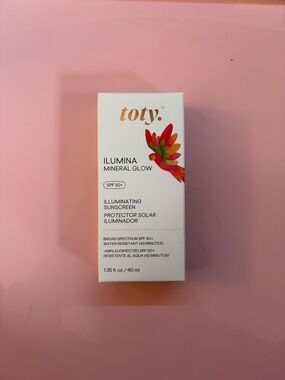 BNIB Toty Illumina Mineral Glow SPF50
